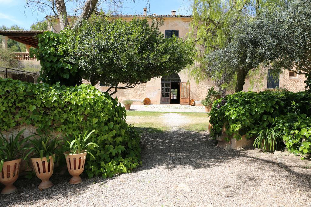 Oliver Moragues Grandhouse & Vineyard Landhaus