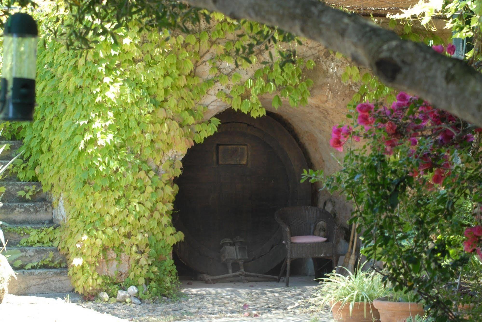 Landhaus Oliver Moragues Grandhouse & Vineyard *